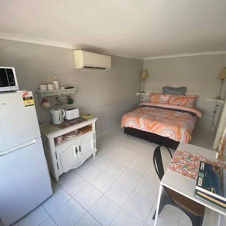 Churchill'S B&B Twin Spa Getaway Studio สวอนซี ภายนอก รูปภาพ