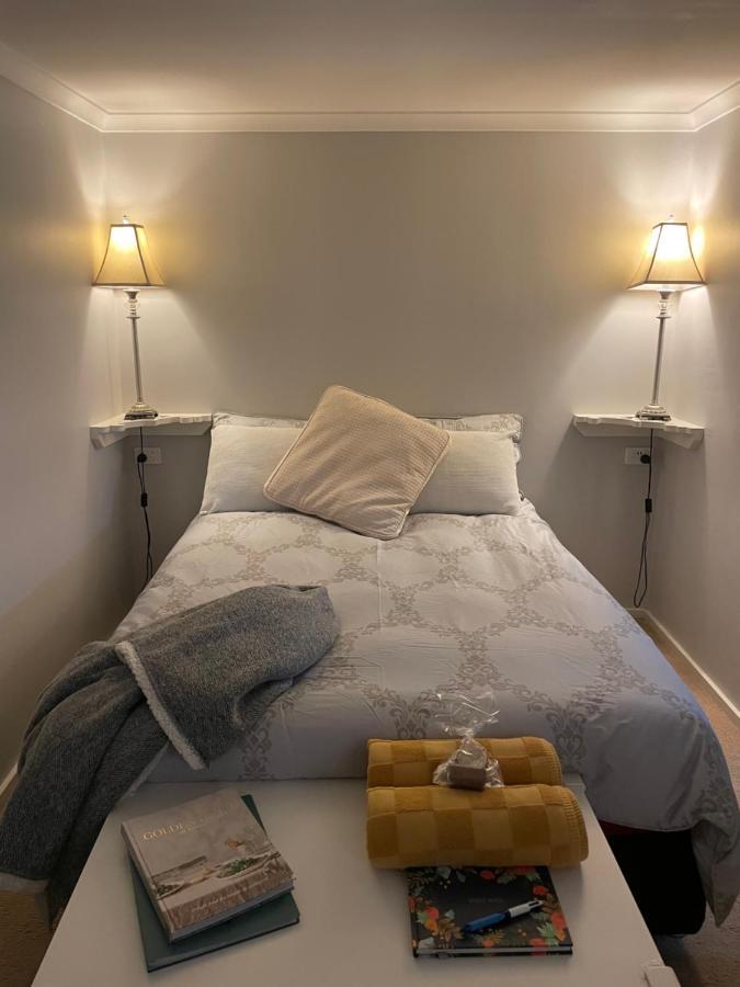 Churchill'S B&B Twin Spa Getaway Studio สวอนซี ภายนอก รูปภาพ
