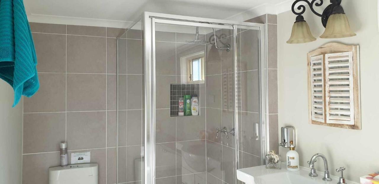 Churchill'S B&B Twin Spa Getaway Studio สวอนซี ภายนอก รูปภาพ